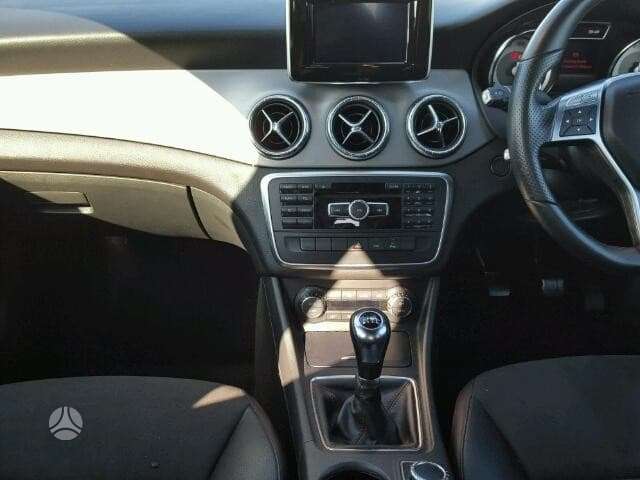 Mercedes-Benz CLA180 по частям
