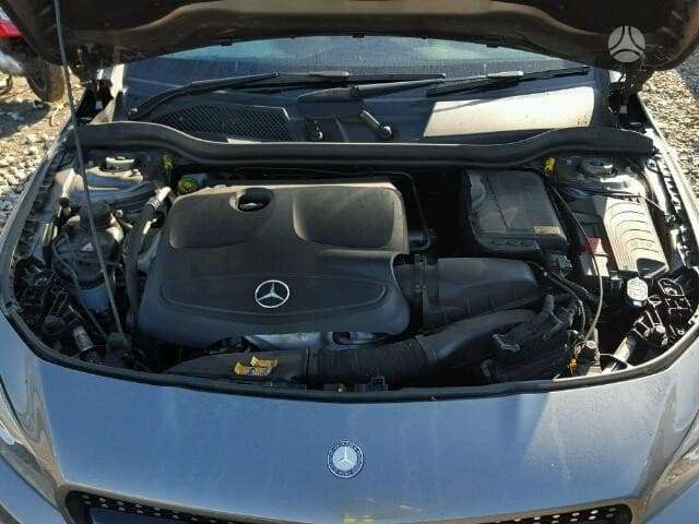 Mercedes-Benz CLA180 dalimis