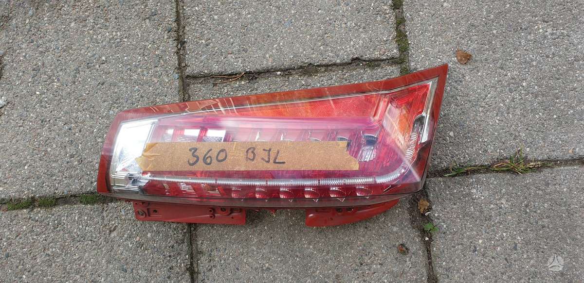 Cadillac SRX žibintai