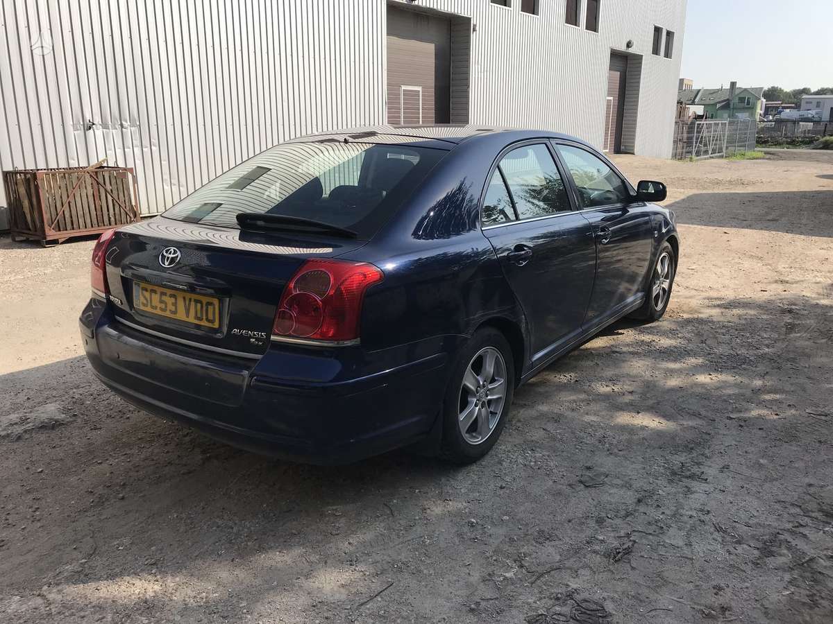 Toyota Avensis по частям