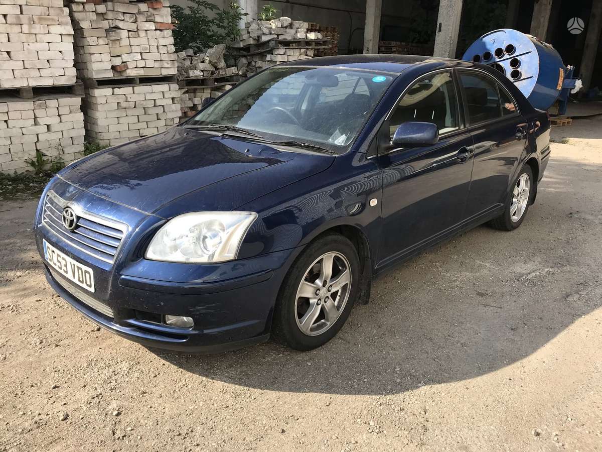 Toyota Avensis dalimis