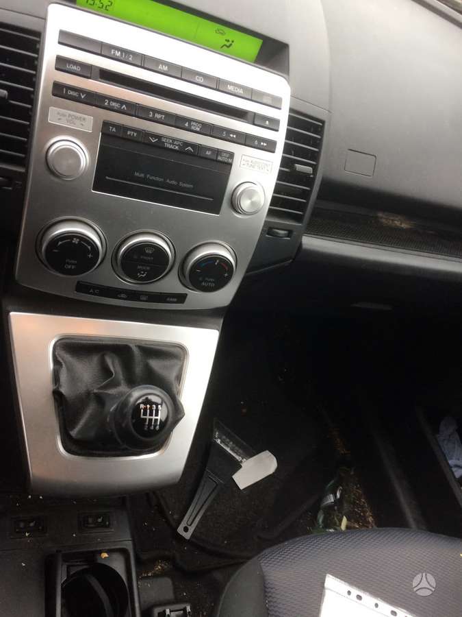 Mazda 5 по частям. Variklio nera