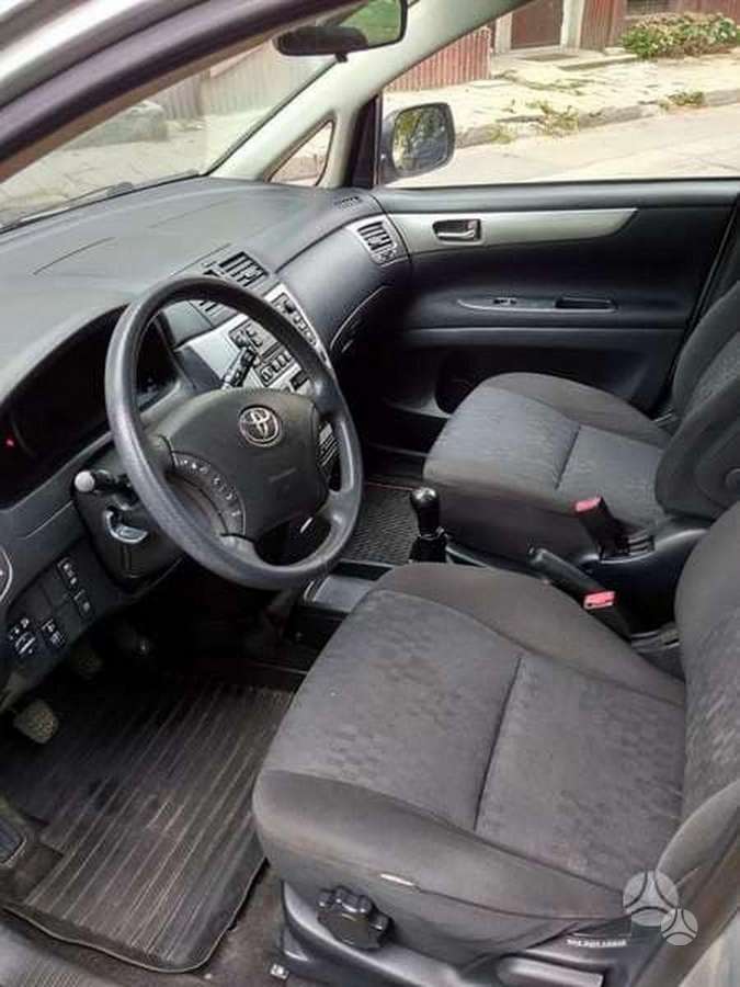 Toyota Avensis Verso dalimis