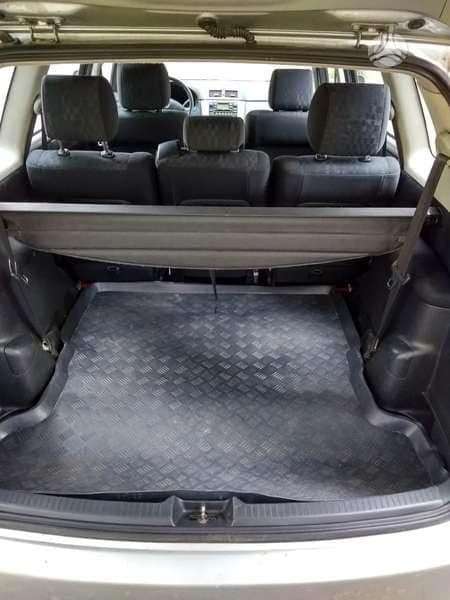 Toyota Avensis Verso по частям