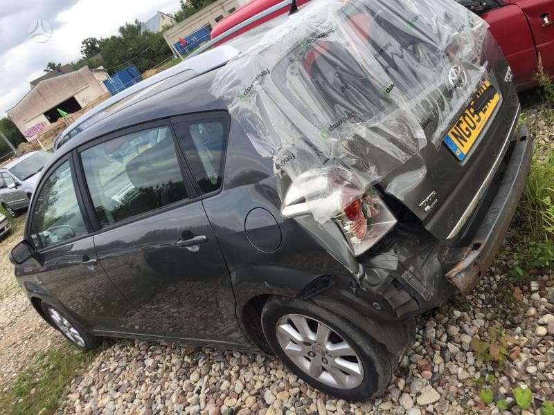 Toyota Corolla Verso rezerves daļās