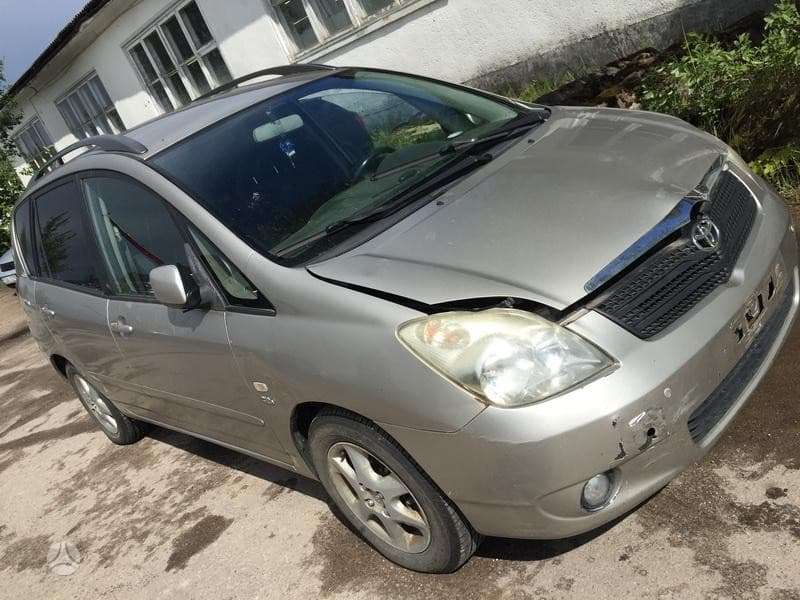 Toyota Corolla Verso for parts
