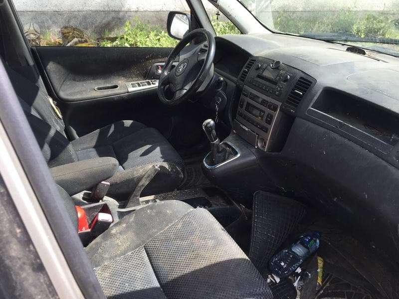 Toyota Corolla Verso rezerves daļās