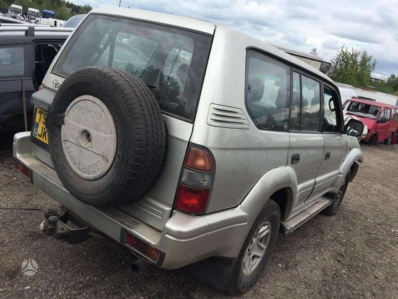 Toyota Land Cruiser по частям