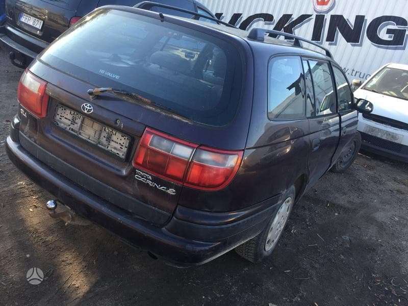 Toyota Carina по частям