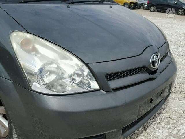 Toyota Corolla Verso dalimis