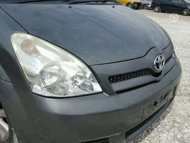 Toyota Corolla Verso for parts