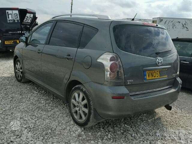 Toyota Corolla Verso по частям