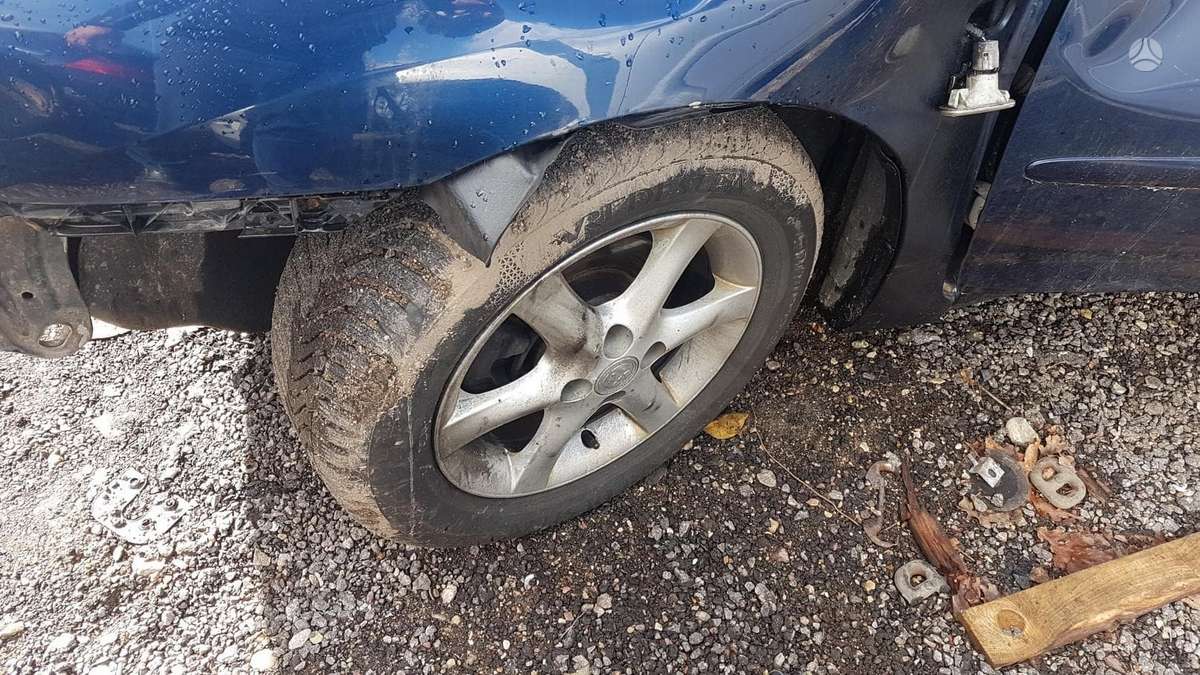 Toyota Corolla Verso по частям