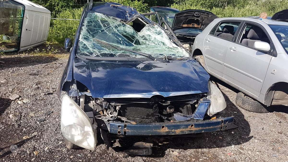 Toyota Corolla Verso for parts