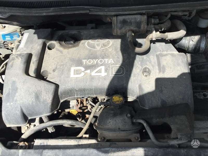 Toyota Corolla Verso dalimis
