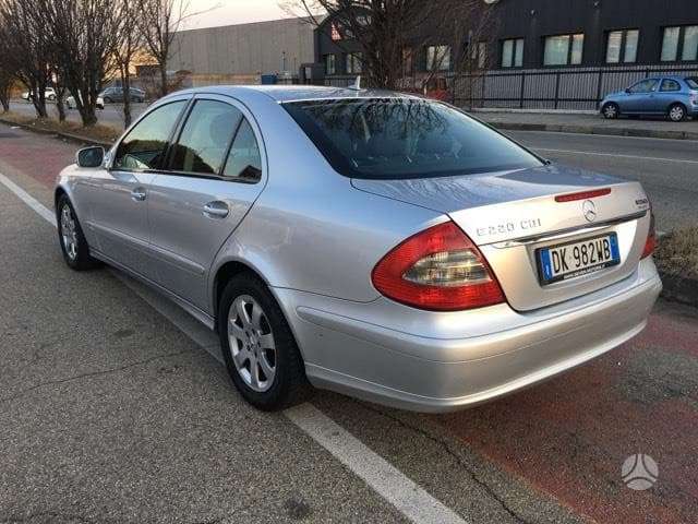 Mercedes-Benz E klasė детали кузова