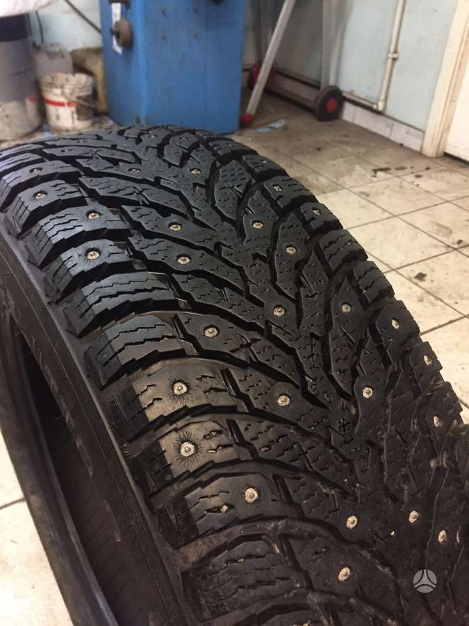 Nokian Hakapeliitta 9, winter 215/55 R18