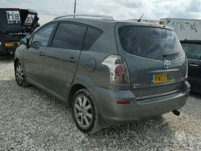 Toyota Corolla Verso по частям