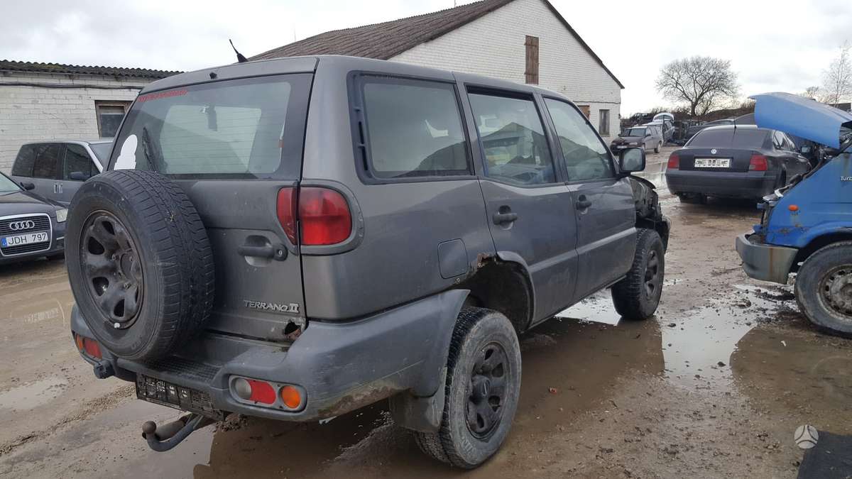 Nissan Terrano, kablys