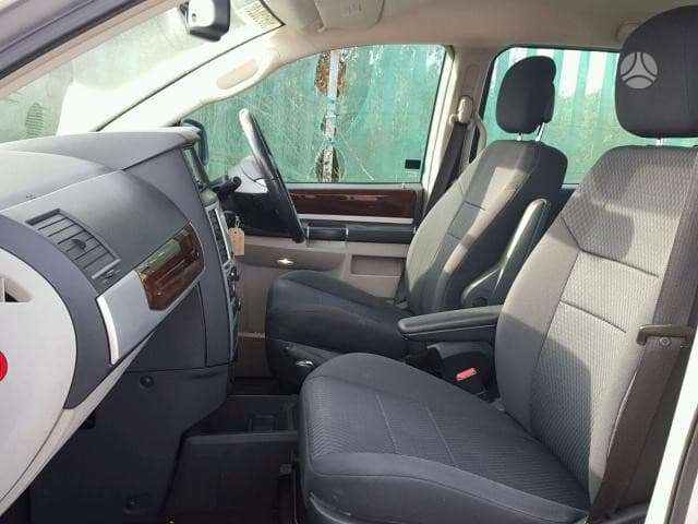 Chrysler Grand Voyager dalimis