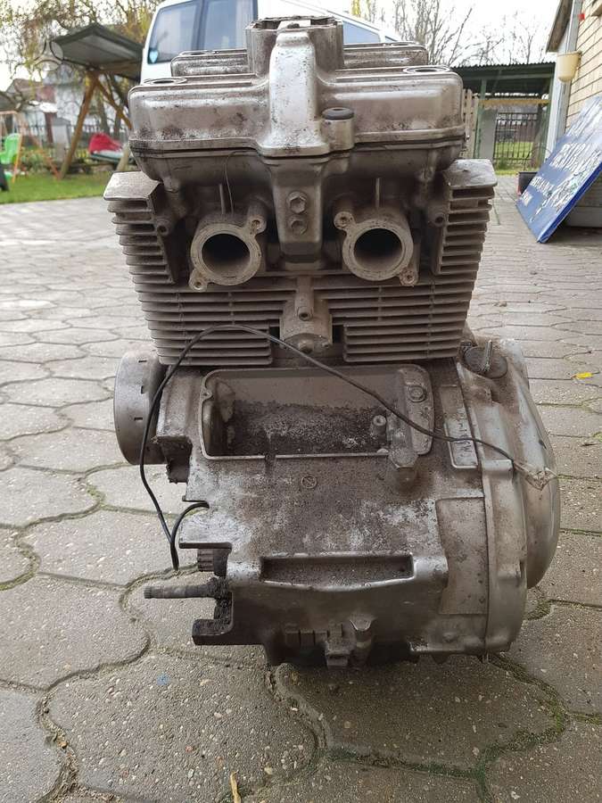Suzuki GS, street / classic