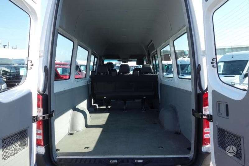 Mercedes-Benz Sprinter, passenger vans
