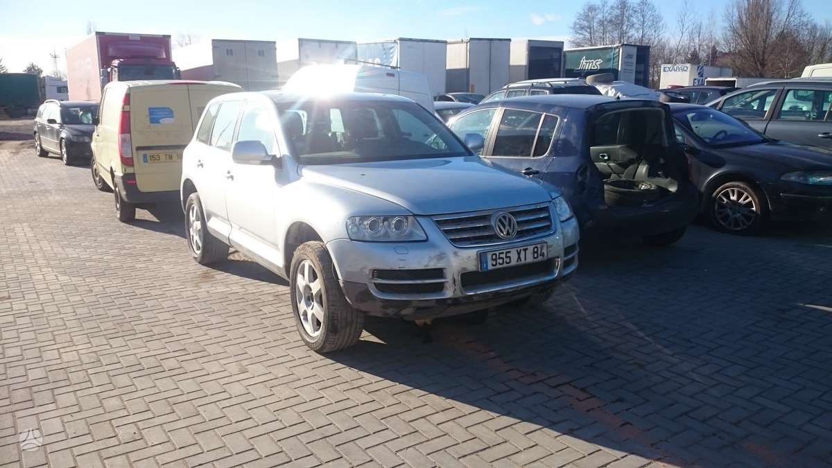 Volkswagen Touareg dalimis