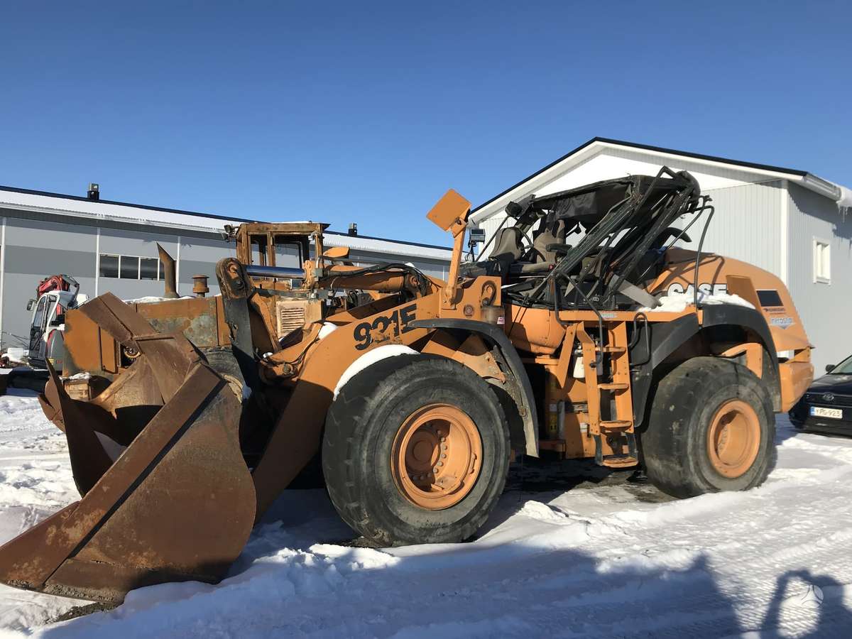 Case 921E, frontaliniai krautuvai
