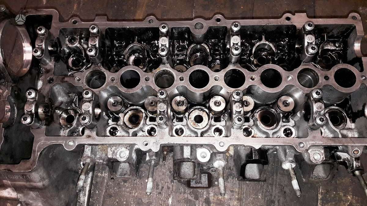 BMW 1 serija variklio detalės