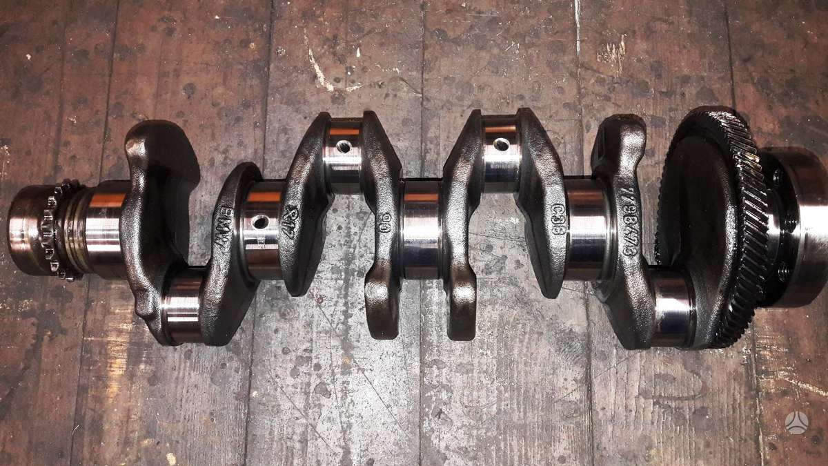 BMW 1 serija variklio detalės
