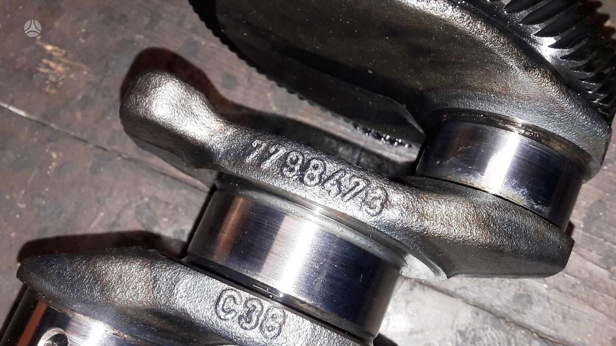 BMW 1 serija variklio detalės