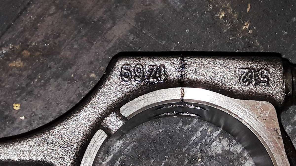 BMW 1 serija variklio detalės