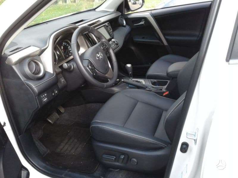 Toyota RAV4 dalimis