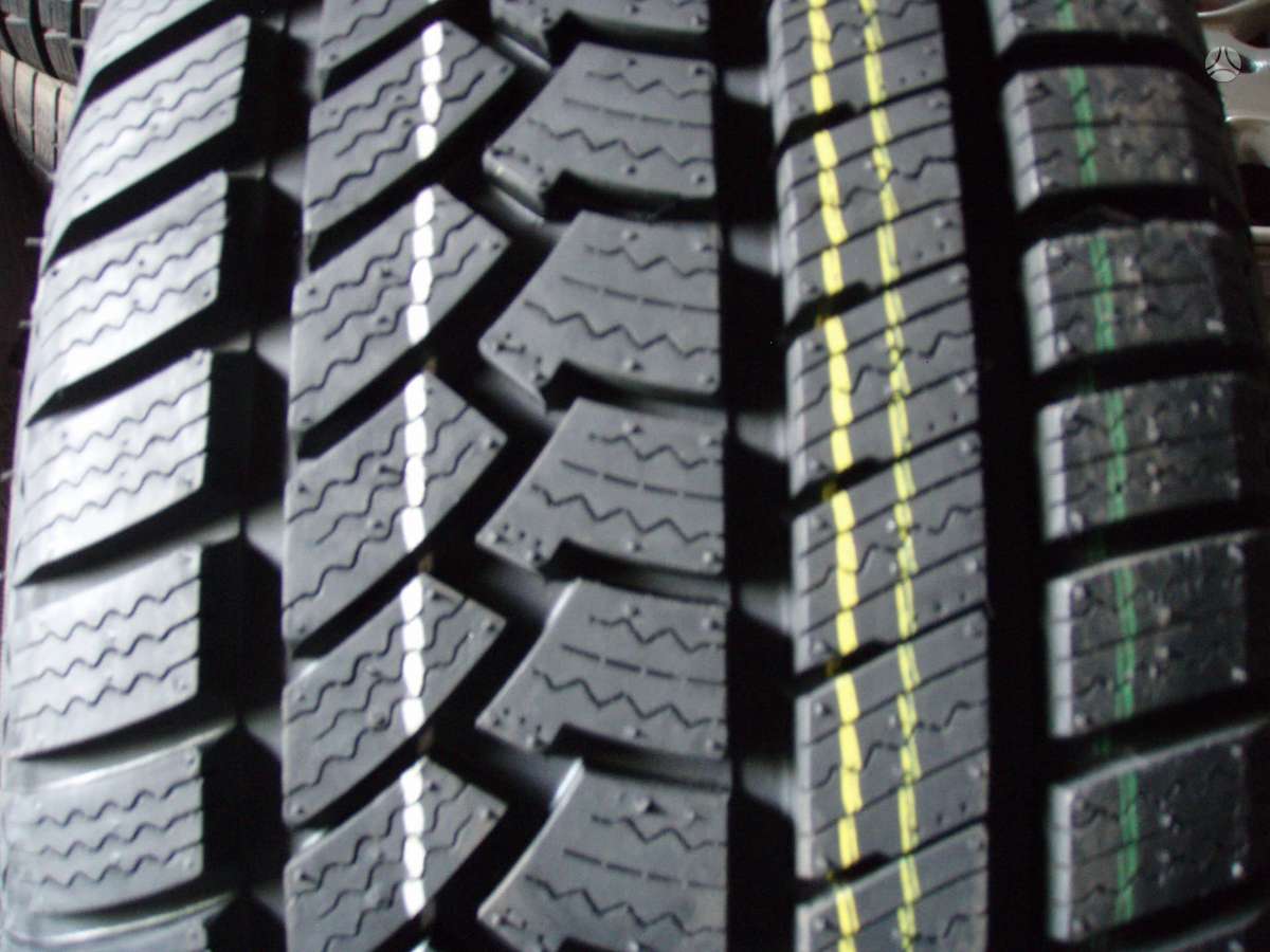 Semperit UniversaliosZiemines, winter 235/60 R18