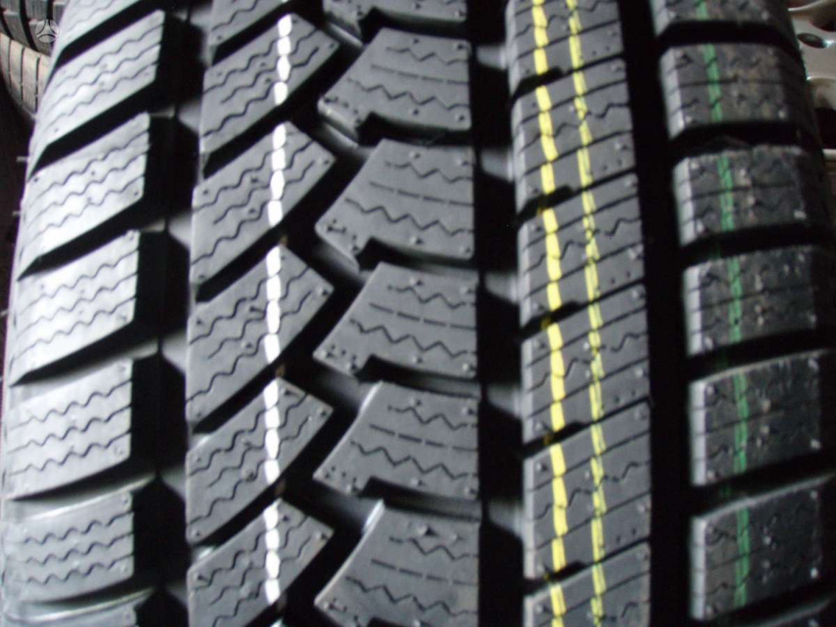 Semperit UniversaliosZiemines, зимние 235/60 R18