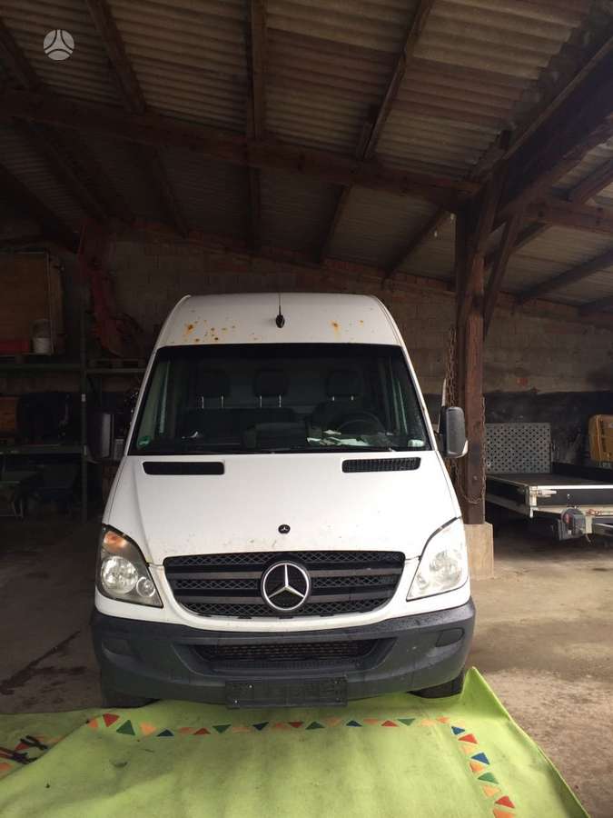 Mercedes-Benz Sprinter, passenger vans