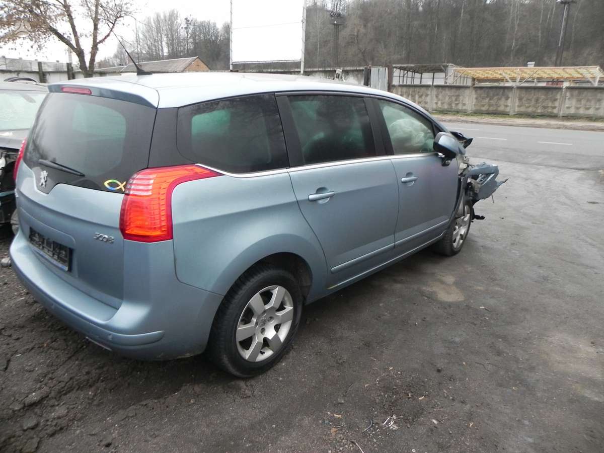 Peugeot 5008 dalimis