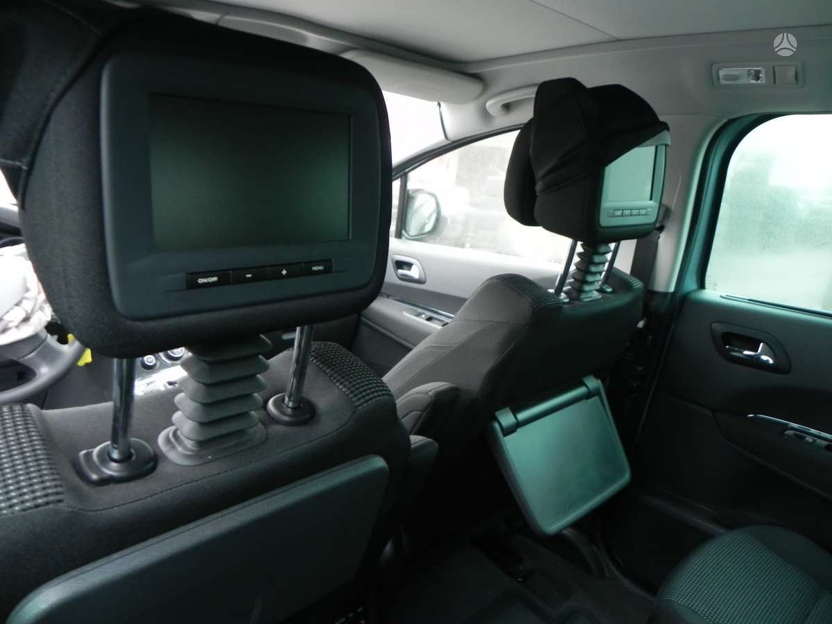Peugeot 5008 for parts
