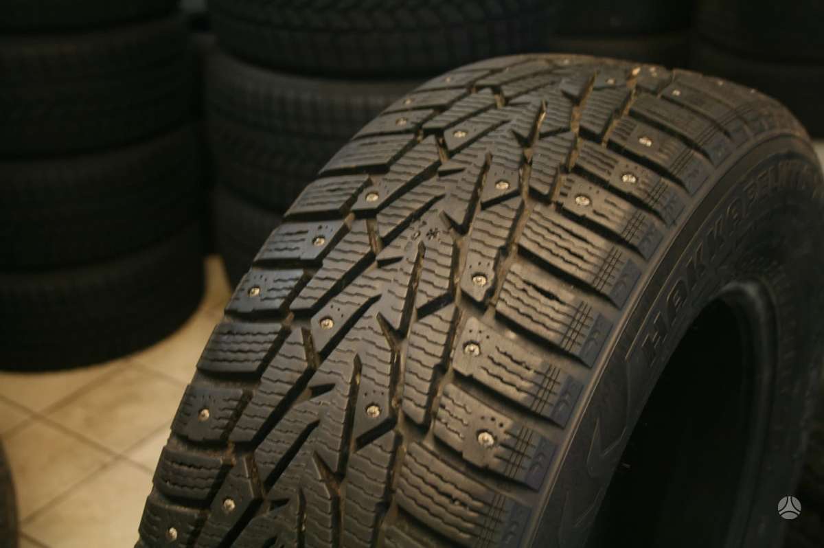 Nokian Hakapeliitta 7, winter 235/55 R19