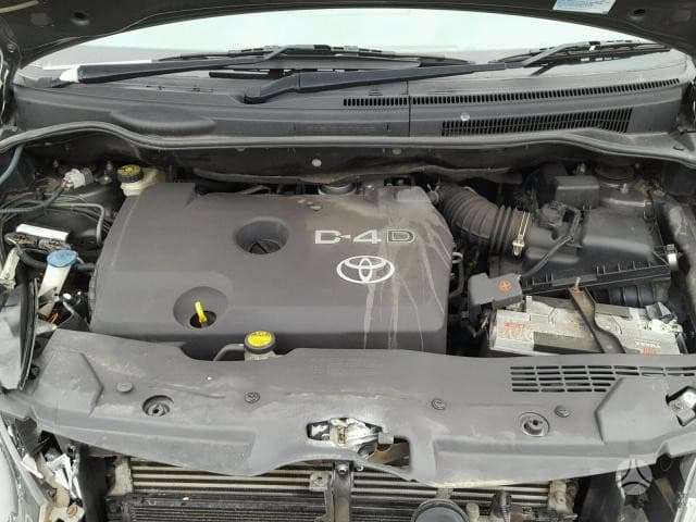 Toyota Corolla Verso dalimis