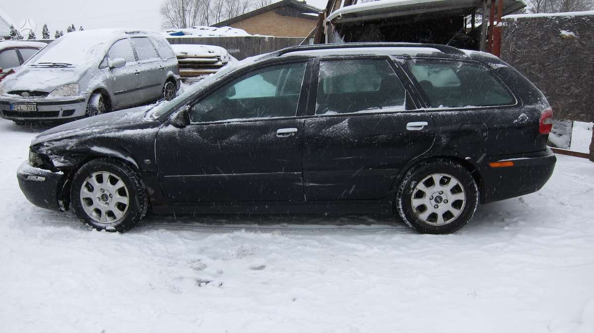 Volvo V40 Dalimis