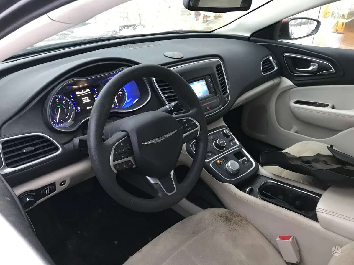 Chrysler 200