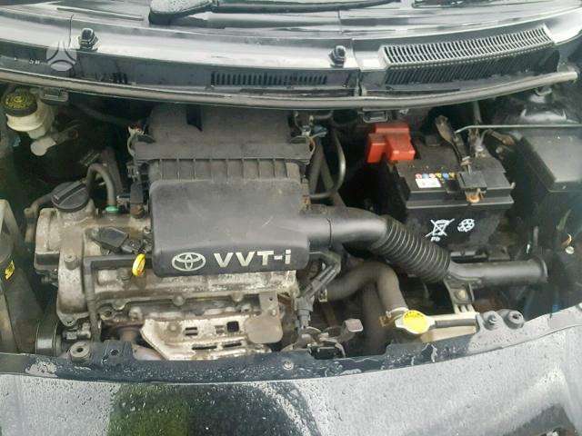 Toyota Yaris for parts