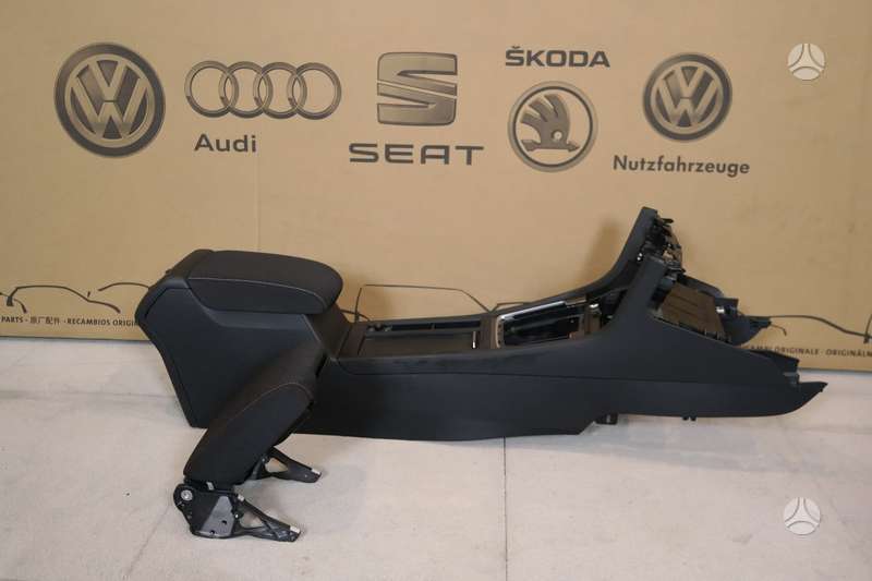 Volkswagen Golf, DURELES KAIP NAUJOS SPALVOS KODAS LC9X, детали салона