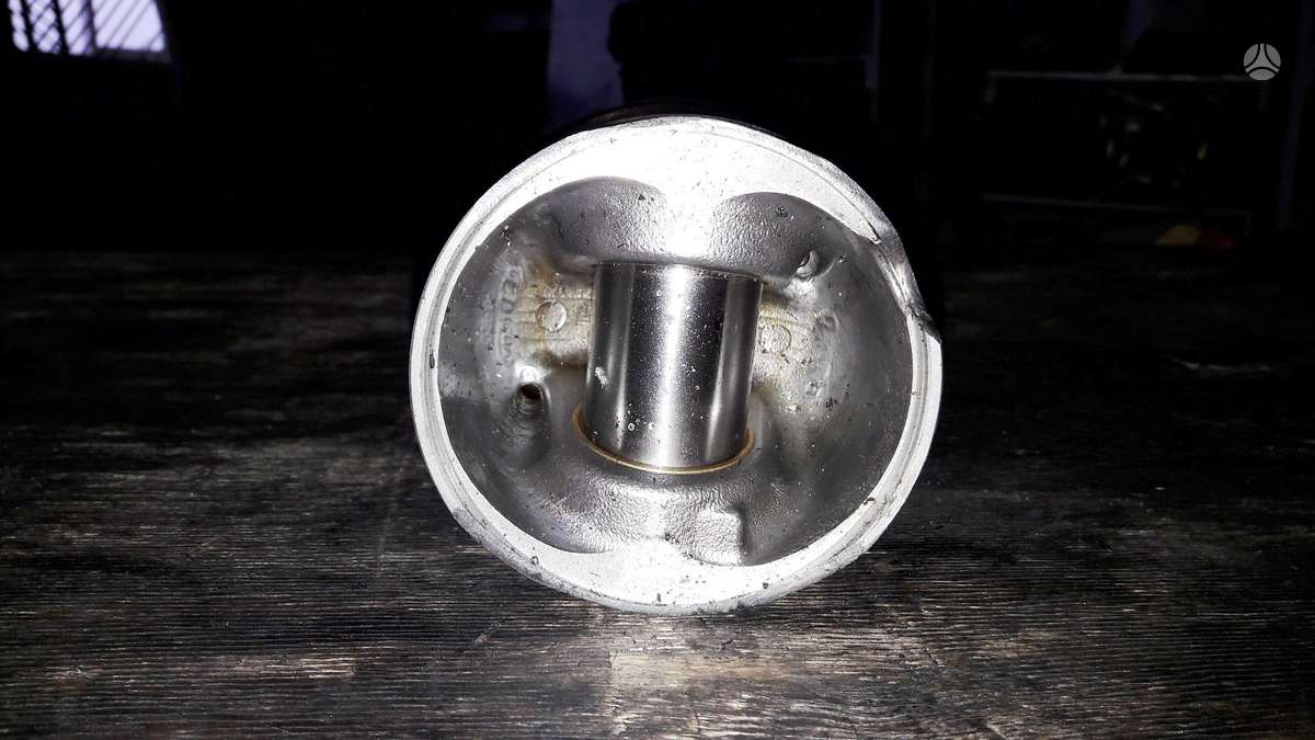 Hyundai H1, D4CB, variklio detalės
