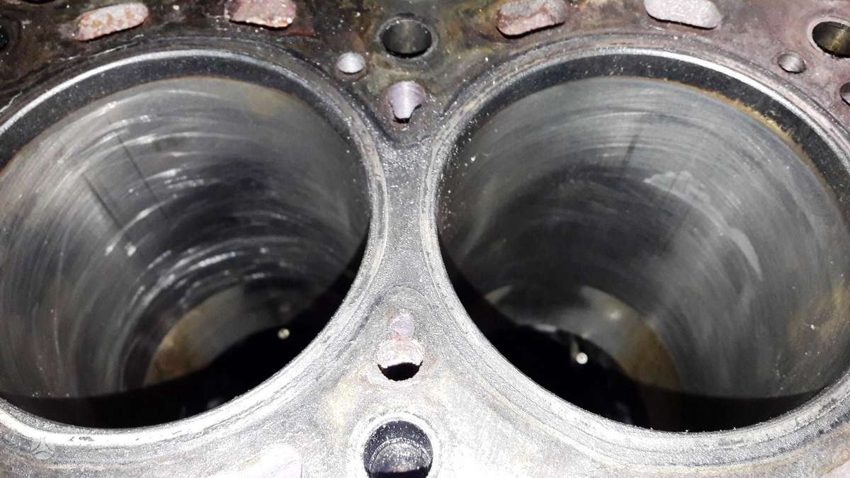 Hyundai H1, D4CB, variklio detalės