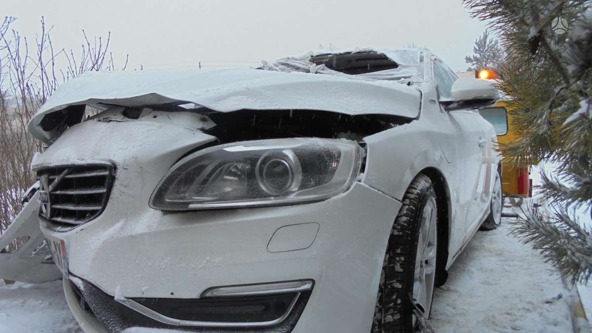 Volvo V60 dalimis. Rida 80 000km