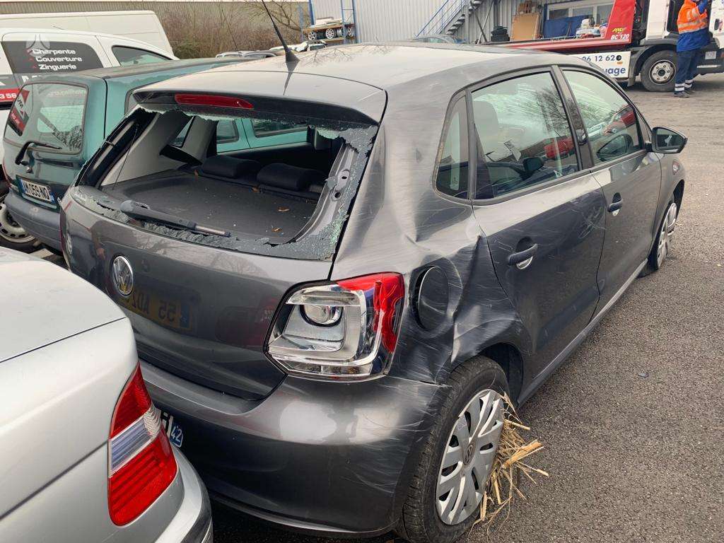 Volkswagen Polo dalimis