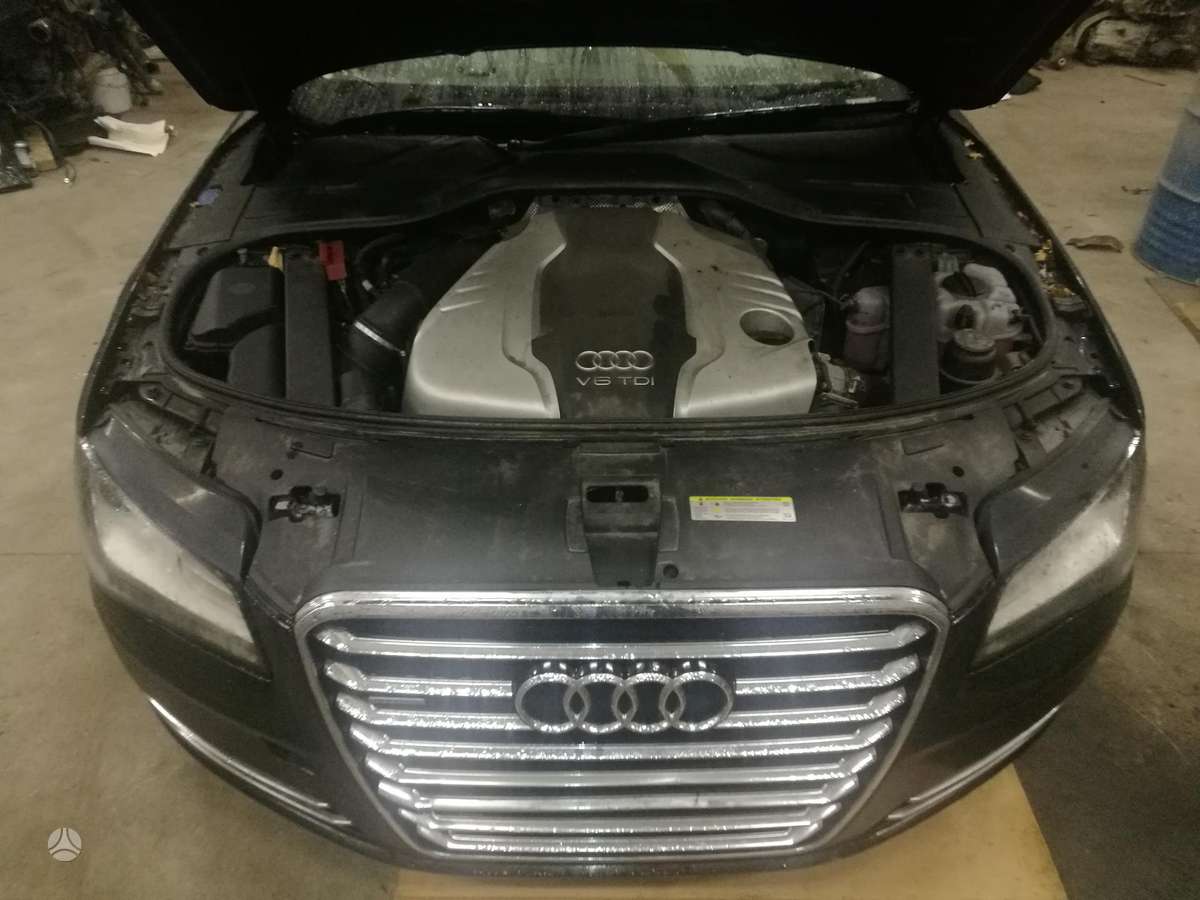 Audi A8 kėbulo dalys