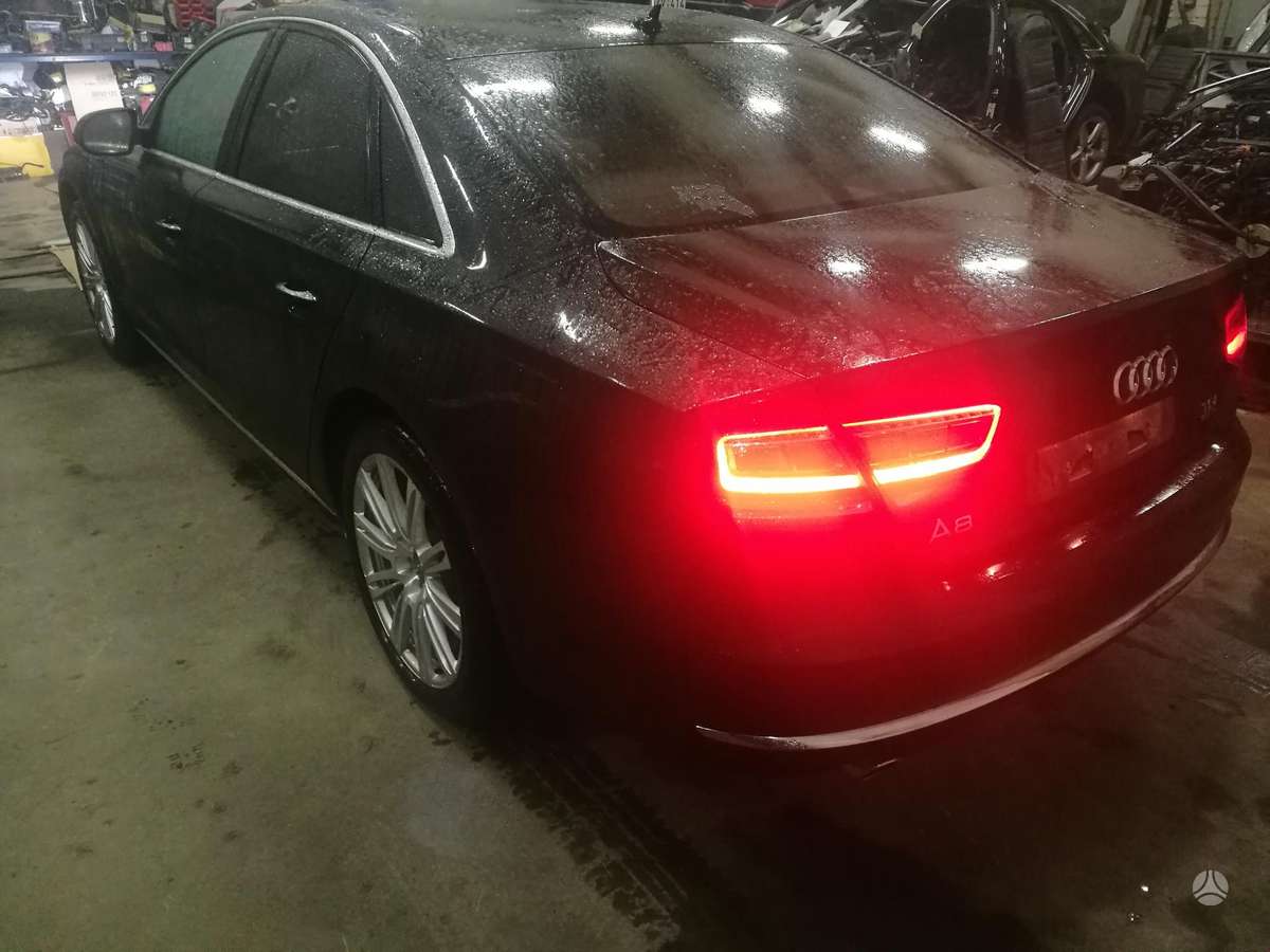 Audi A8 kėbulo dalys